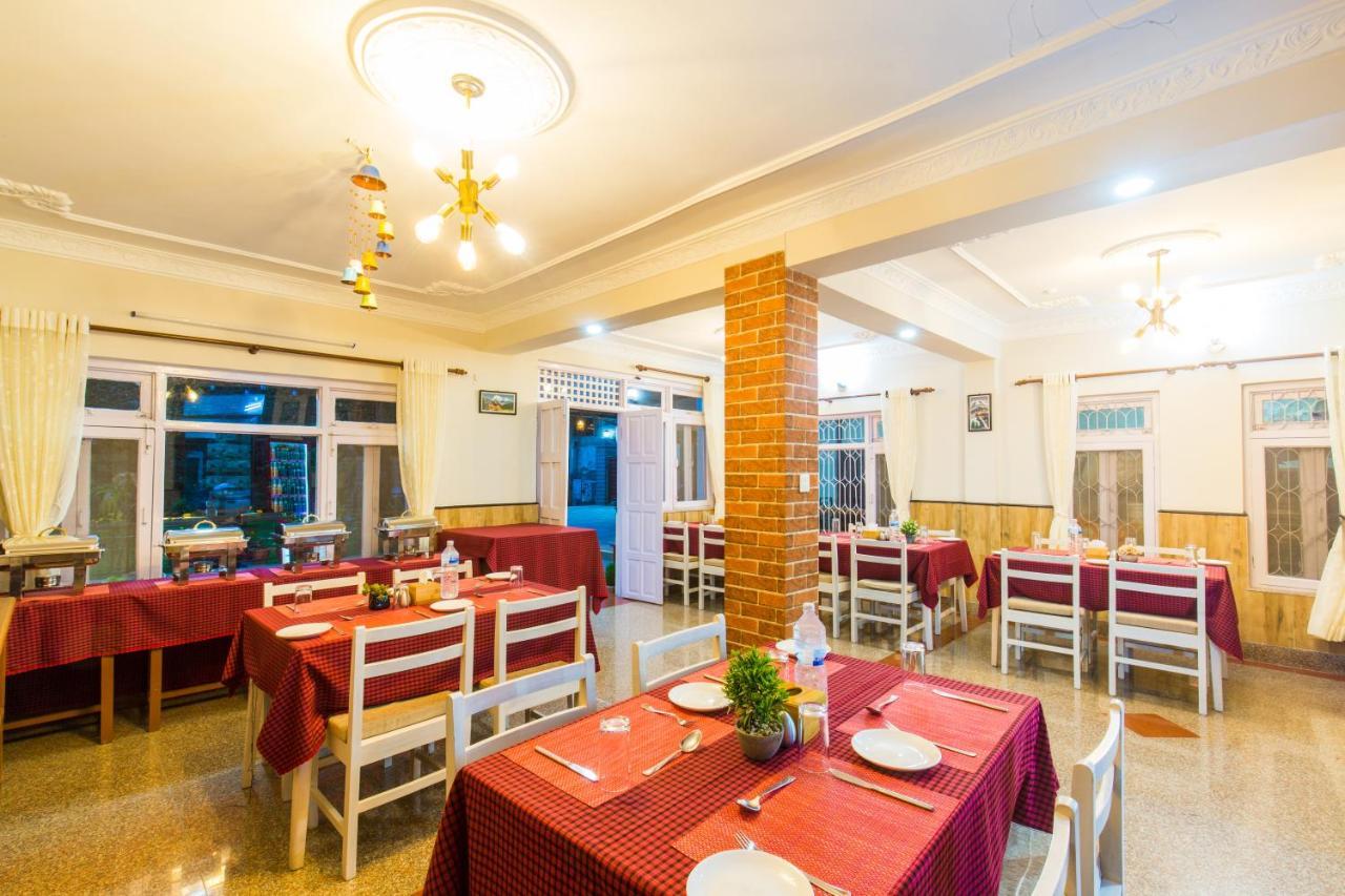 Hotel Acme Inn Катманду Екстер'єр фото